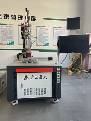 Machine de soudage automatique au laser à fibres avec système de contrôle Cypcut et 50Hz-5KHz