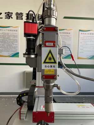 Machine de soudage automatique au laser à fibres avec système de contrôle Cypcut et 50Hz-5KHz
