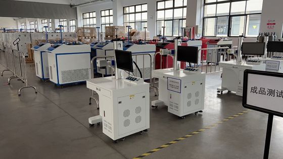 Machine de soudage laser à fibre portative 1000W 1500W 2000W 3000W pour les magasins de boissons alimentaires