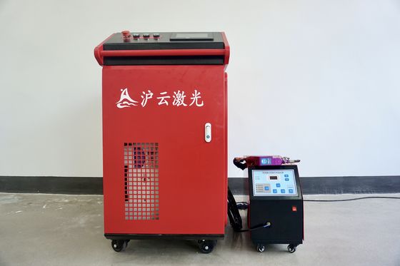 Soudeuse laser à fibre portative 1000W 1500W 2000W 3000W avec refroidissement par eau RAYCUS