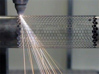 Machine de découpe laser de tubes à petite taille de haute précision avec fonctionnement en ondes continues