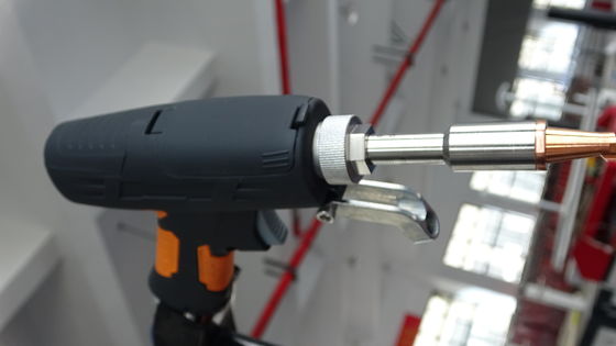 Soudeuse laser portative refroidie à l'eau 1000W 1500W 2000W 3000W pour l'épaisseur de coupe 1-6 mm