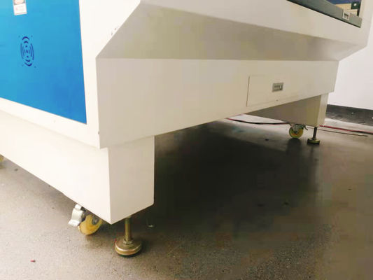 1000-26000mm/min Vitesse de coupe Machine de gravure laser CO2 avec service supérieur