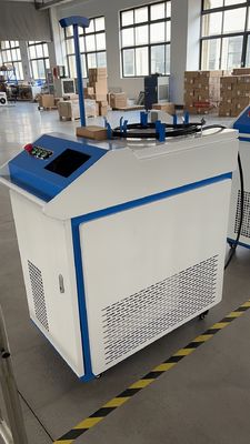 1000W 1500W 2000W 3000W Machine de soudage laser à fibre portative pour le secteur industriel