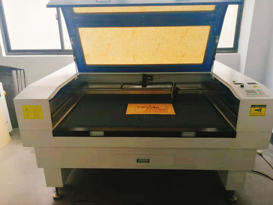 Machine de découpe au laser au CO2 40W 60W 80W 100W 150W 200W pour une découpe de haute précision