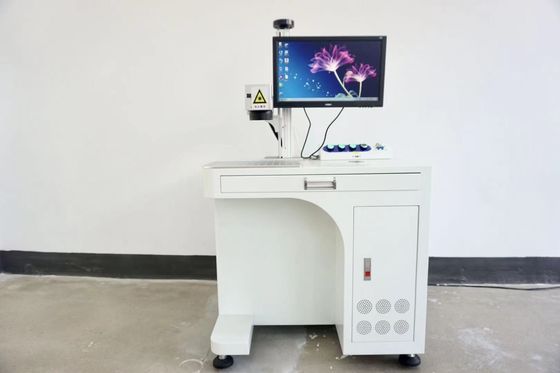 Mode de refroidissement par air pour RAYCUS Bureau refroidissement à l'eau par laser pulsé à la fibre