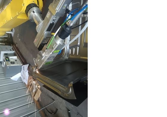 Machine de soudage robotique à laser 3D pour machine de découpe de métaux complexes intelligentes