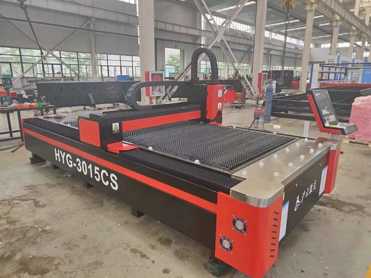 Configuration de coupe laser à haute précision à fibre type gantry 3015 CNC 1000w 2000w 3000w