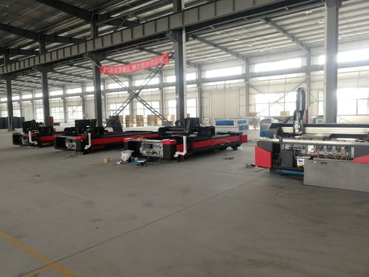 Vitesse de coupe de 25 m/min Machines de découpe laser à fibres pour tubes métalliques à bon état
