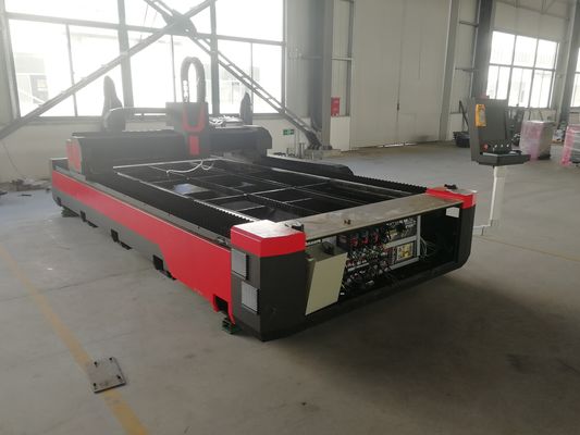 Machine à découper l'aluminium à laser à fibre CNC 3015 à base de métal avec un poids de 5000 kg