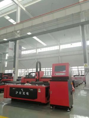 Machine à découper l'aluminium à laser à fibre CNC 3015 à base de métal avec un poids de 5000 kg